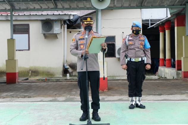 Kapolres Lamsel, Ambil Apel Pagi di Polsek Natar CuplikCom-Kapolres-Lamsel,- Ambil-Apel-Pagi-di-Polsek-Natar-11022022004223-IMG-20220211-WA0001.jpg